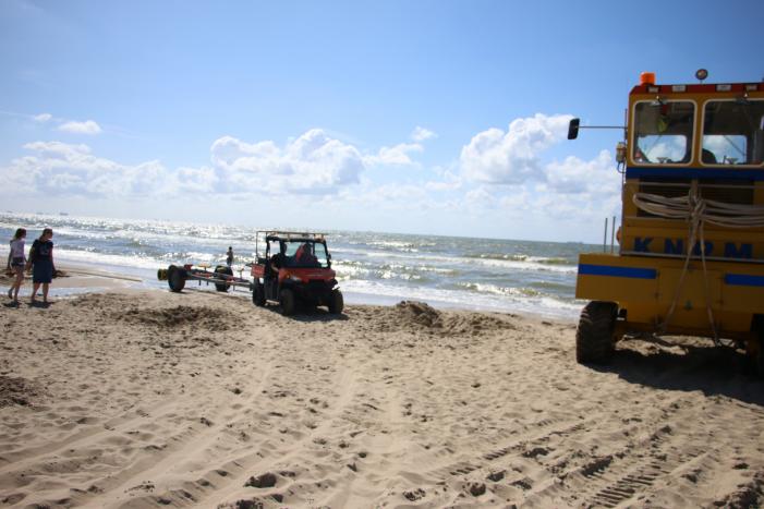 Hulpdiensten zoeken naar drenkeling