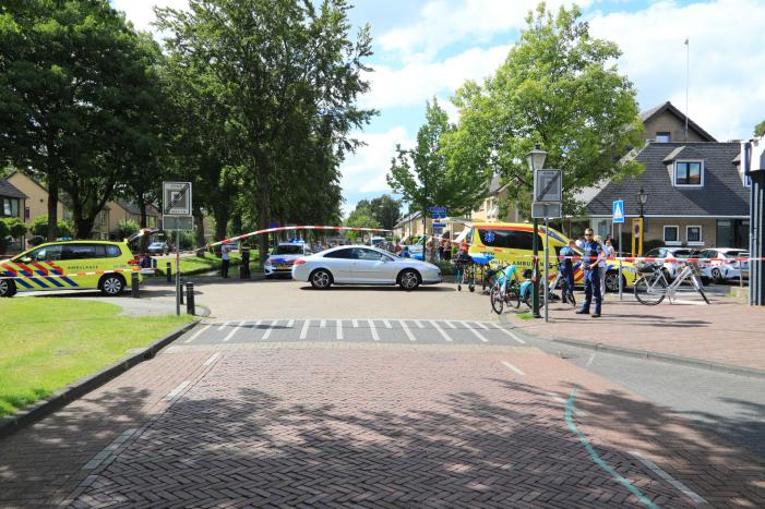 Fietsster gewond na aanrijding met auto