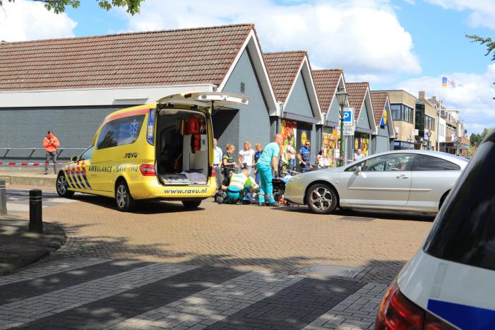 Fietsster gewond na aanrijding met auto
