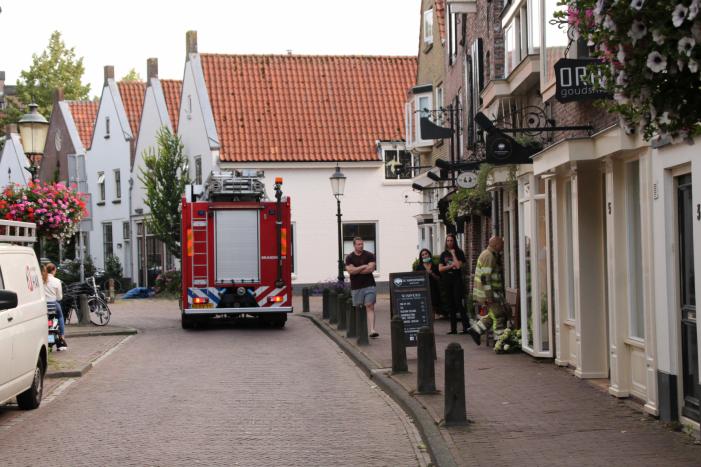 #Amersfoort Brandweer verricht metingen in winkel Grote Sint Jansstraat Amersfoort.