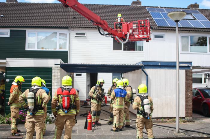 Uitslaande brand in tussenwoning