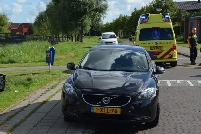 Fietsster gewond na botsing met auto