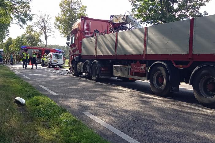 Dode en zwaargewonde bij frontale botsing