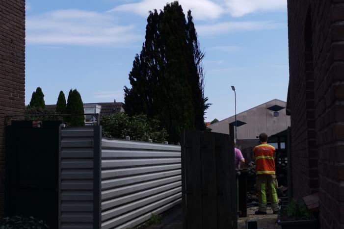 Veel schade na brand in achtertuin