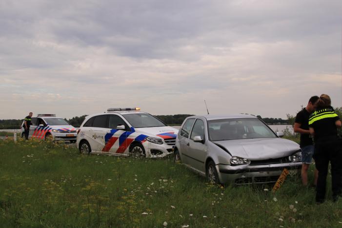 Forse schade bij aanrijding voor rotonde