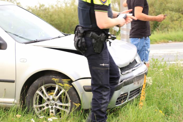 Forse schade bij aanrijding voor rotonde