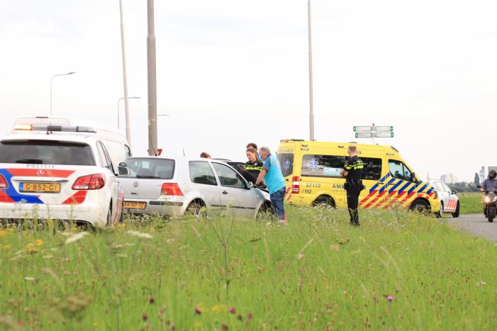 Forse schade bij aanrijding voor rotonde