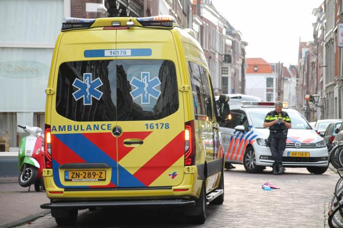 Scooterrijder naar ziekenhuis na harde val