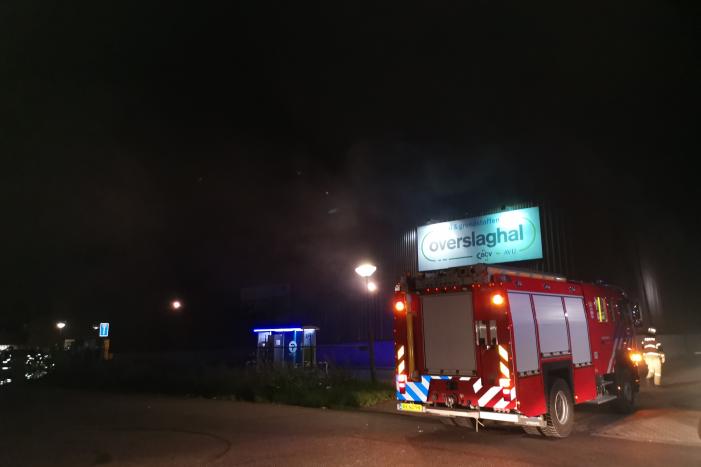 Forse brand in overslaghal afvalverwerker