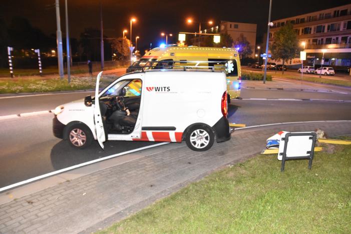 Bestuurder onder invloed morfine crasht op rotonde