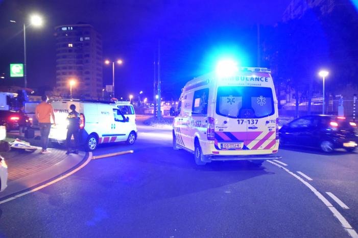 Bestuurder onder invloed morfine crasht op rotonde