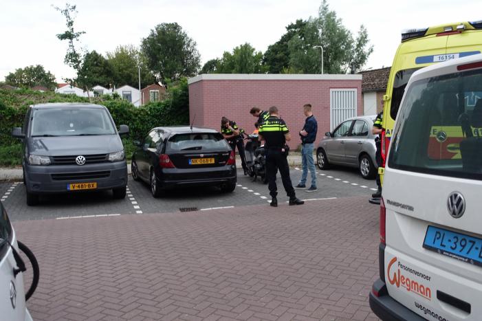 Bestuurder snorscooter gewond na aanrijding met auto