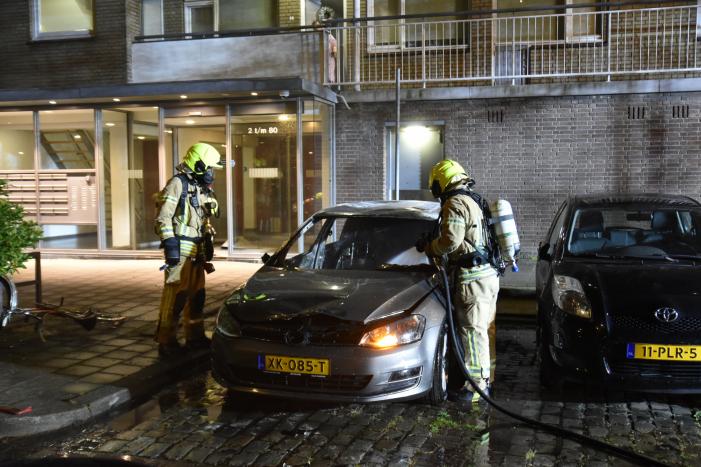 Auto verwoest door brand