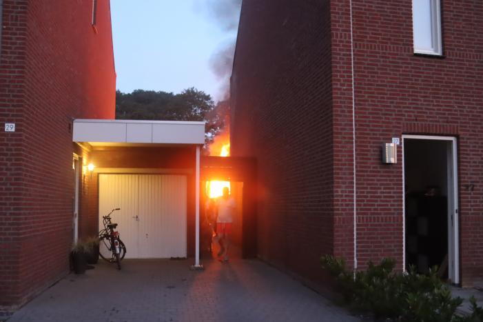 Drie schuren door brand verwoest