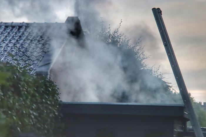 Drie schuren door brand verwoest