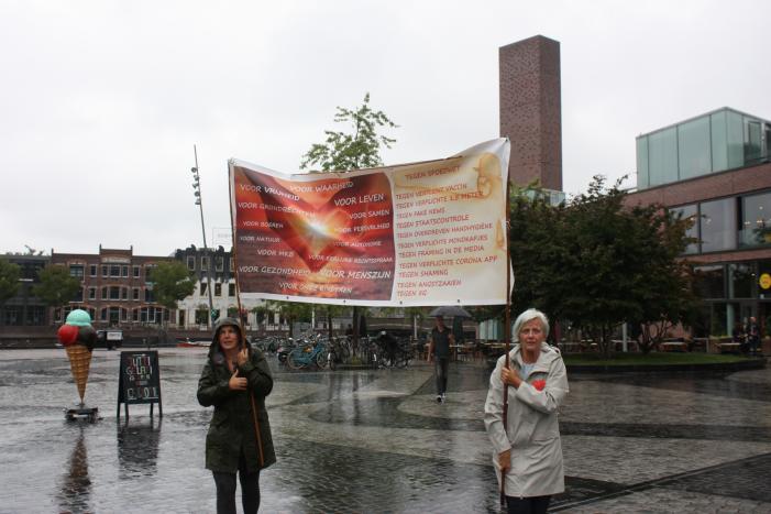 Demonstratie tegen spoedwet en anderhalve meter samenleving