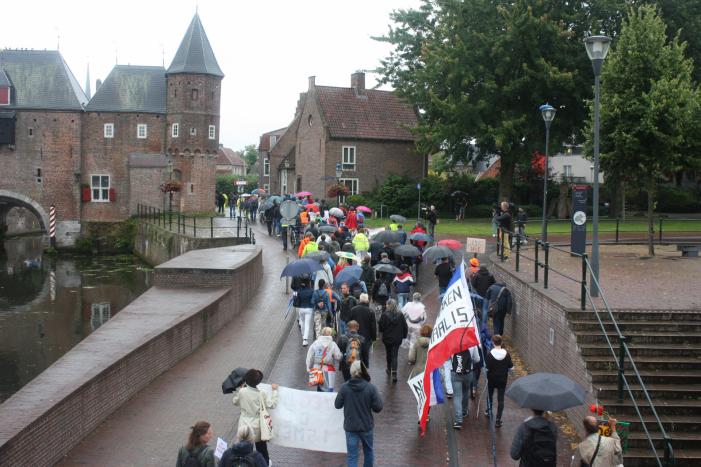 Demonstratie tegen spoedwet en anderhalve meter samenleving