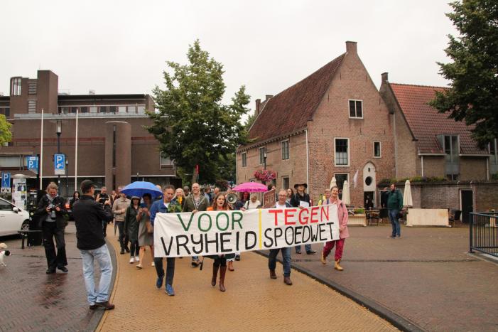 Demonstratie tegen spoedwet en anderhalve meter samenleving