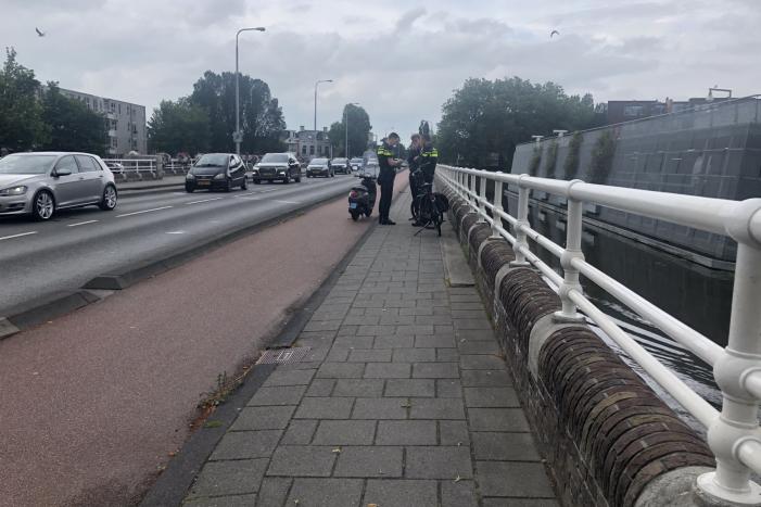 E-biker gewond na aanrijding met scooter