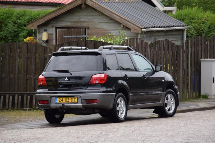 Aanrijding tussen scooter en personenauto