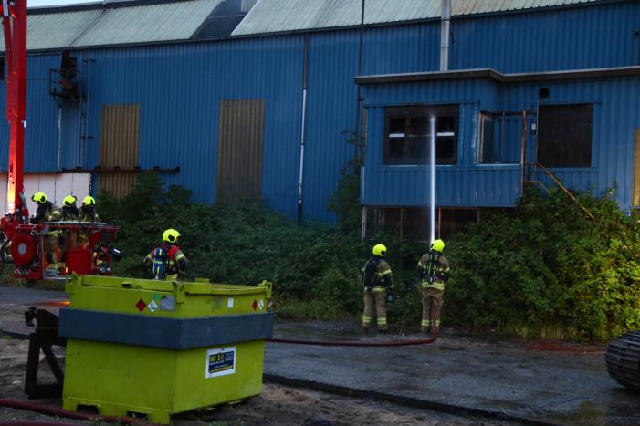 Brand in leegstaande loods