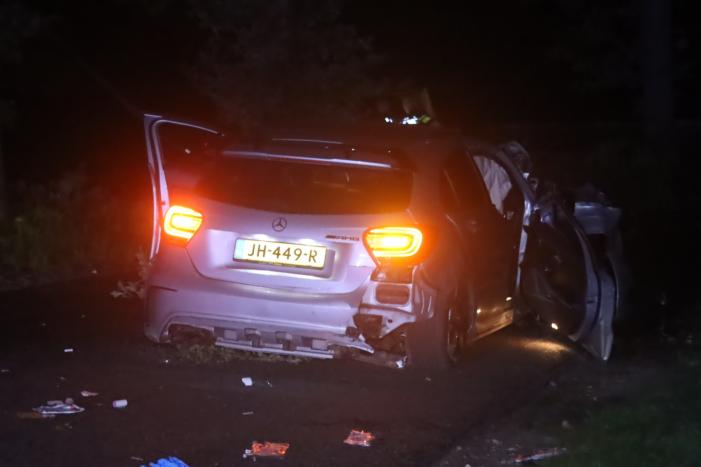 Gewonde bij aanrijding auto met boom