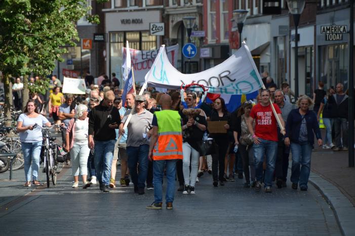 Kleine demonstratie tegen covid-19 maatregelen