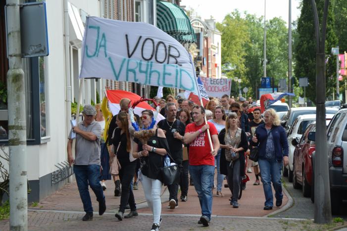 Kleine demonstratie tegen covid-19 maatregelen