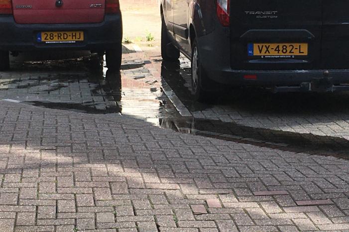 Bewoner heeft last van water op balkon