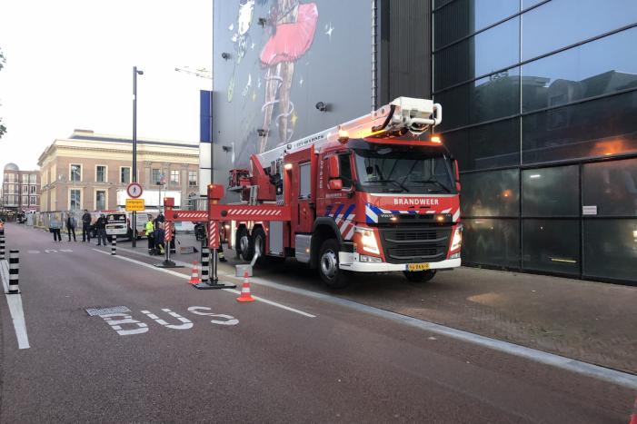 Vastzittende duiven door brandweer bevrijd