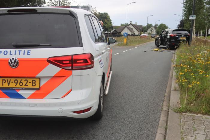 Bergings vrachtwagen ramt personenwagen