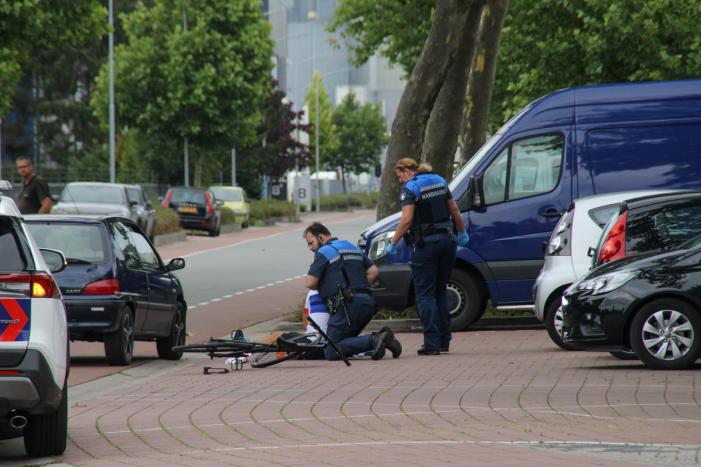 Jongeman op fiets gewond na verkeersongeval
