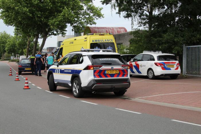 Jongeman op fiets gewond na verkeersongeval