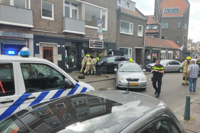 Tesla boort zich in winkelpui