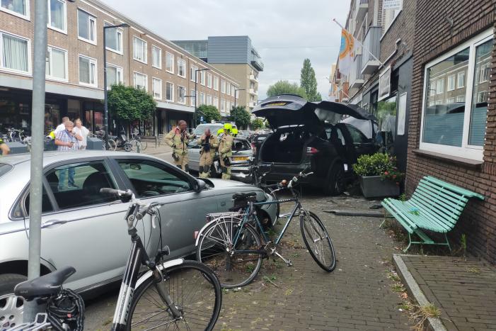 Tesla boort zich in winkelpui