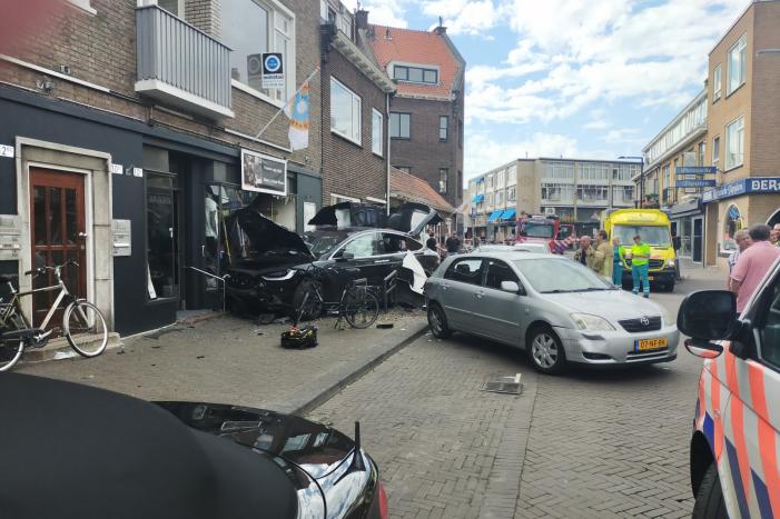 Tesla boort zich in winkelpui