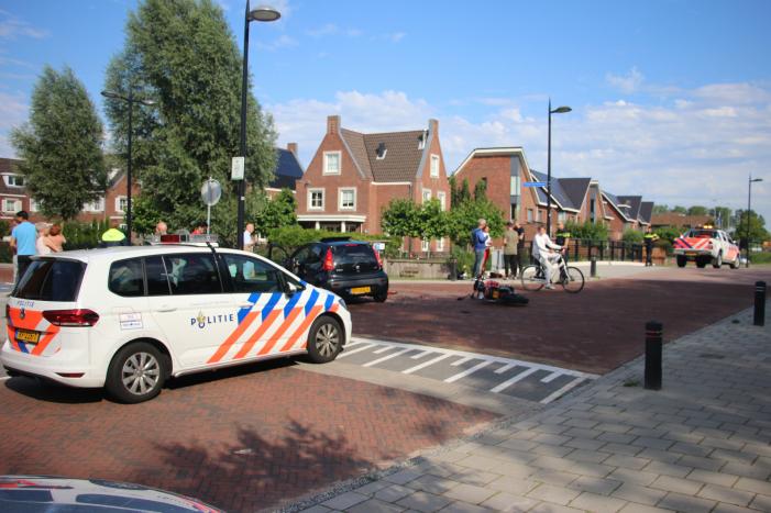 #Noordwijk Brommerrijder gewond na aanrijding met auto Tamarijnslaantje Noordwijk.