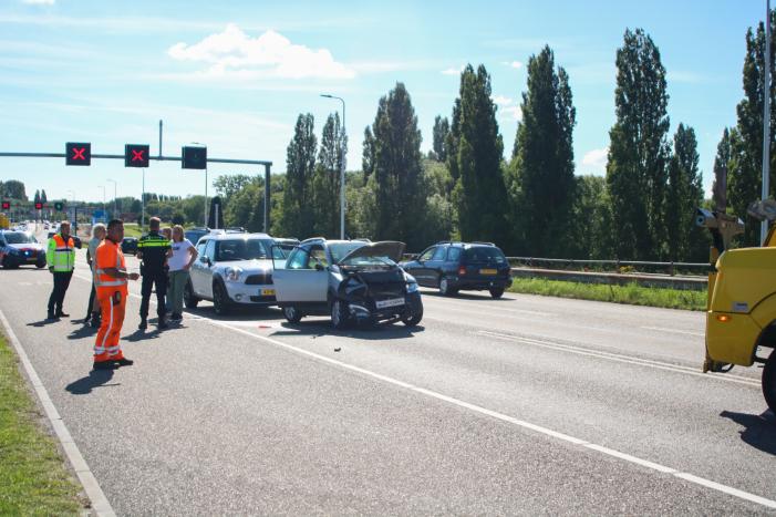 Veel schade bij kop-staartbotsing