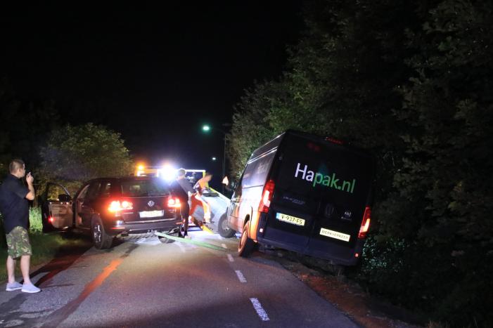 N224 bij Renswoude afgesloten wegens werkzaamheden, bestelbus in de sloot op alternatieve route