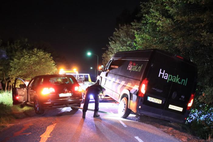 N224 bij Renswoude afgesloten wegens werkzaamheden, bestelbus in de sloot op alternatieve route