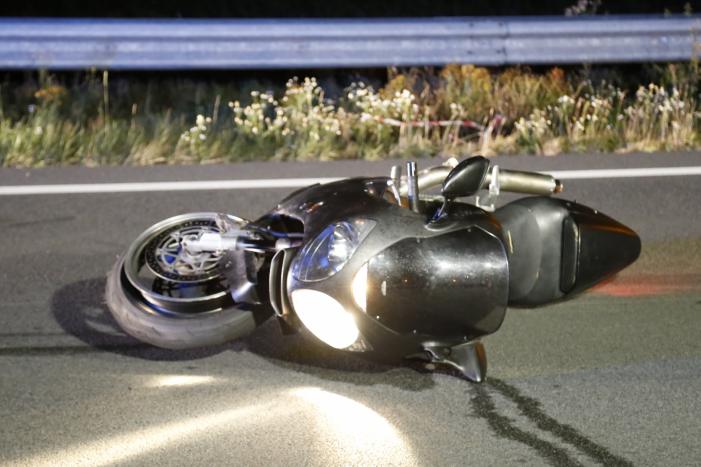 Motorrijder op de vlucht na eenzijdig ongeval