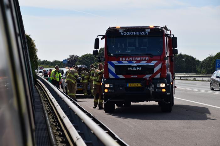 Politie blust beginnende autobrand