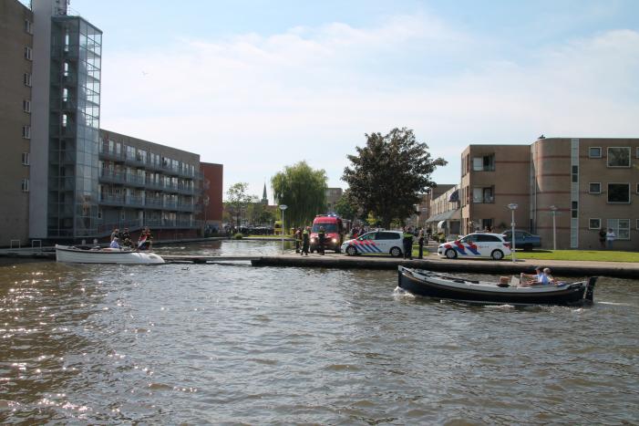 Boot in de problemen door gesprongen leiding