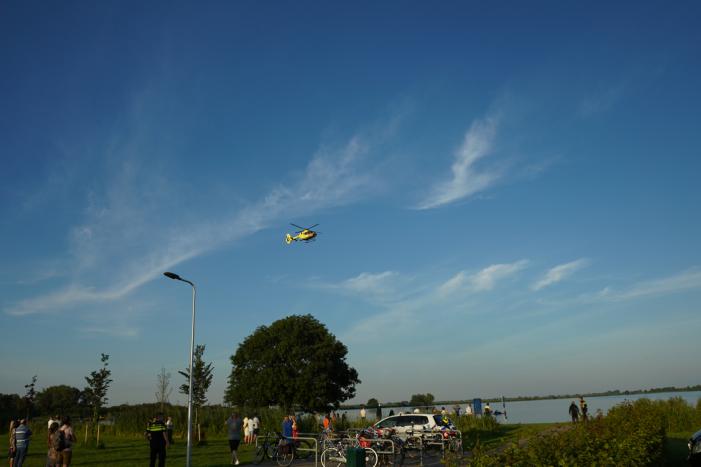 Hulpdiensten groots ingezet bij vermiste zwemmer
