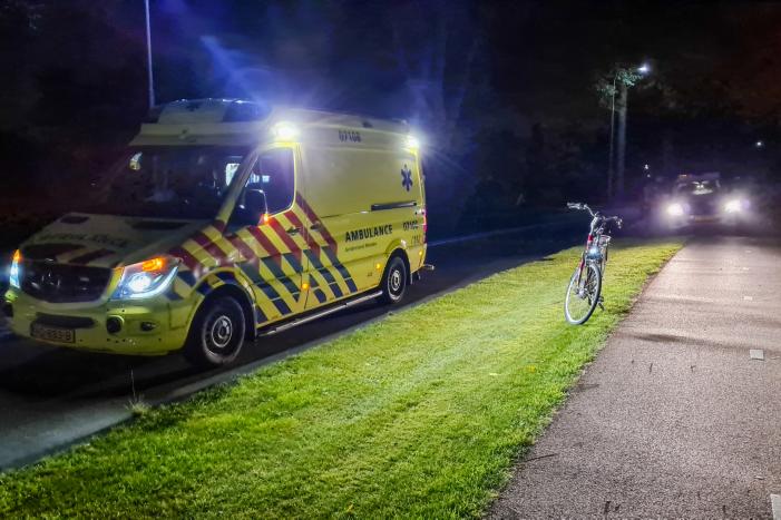 Man gewond aan hoofd na val met fiets
