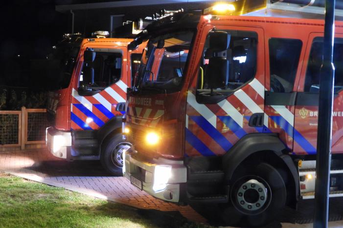 Auto met vluchtende inbrekers belandt in sloot