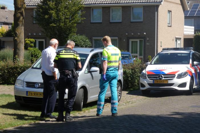 Fietser geschept door auto