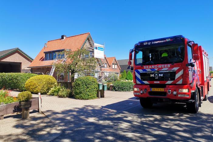 Brandweer onderzoekt brand bij woning