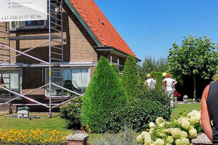 Brandweer onderzoekt brand bij woning