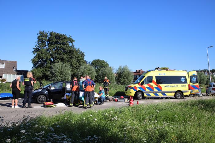 Bestuurder raakt bekneld na verkeersongeval